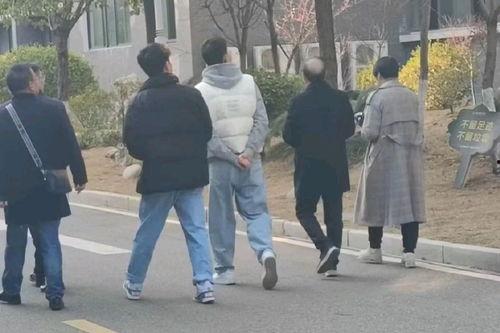 常德网红吃瓜事件,揭秘网络舆论背后的真相与反思 第1张 常德网红吃瓜事件,揭秘网络舆论背后的真相与反思 第1张